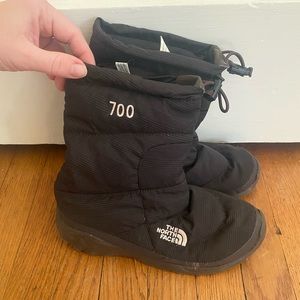 Gently used size 7 brown North Face boots